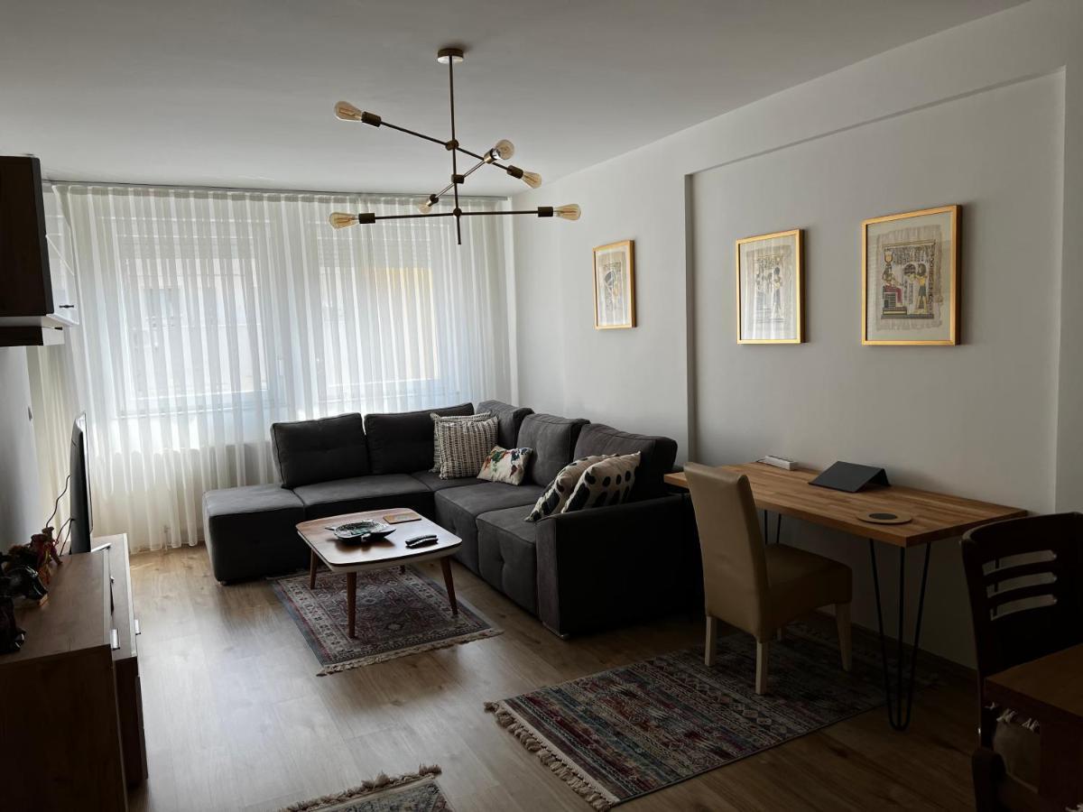 Elegant Apartment In City Centre Priština Exteriér fotografie